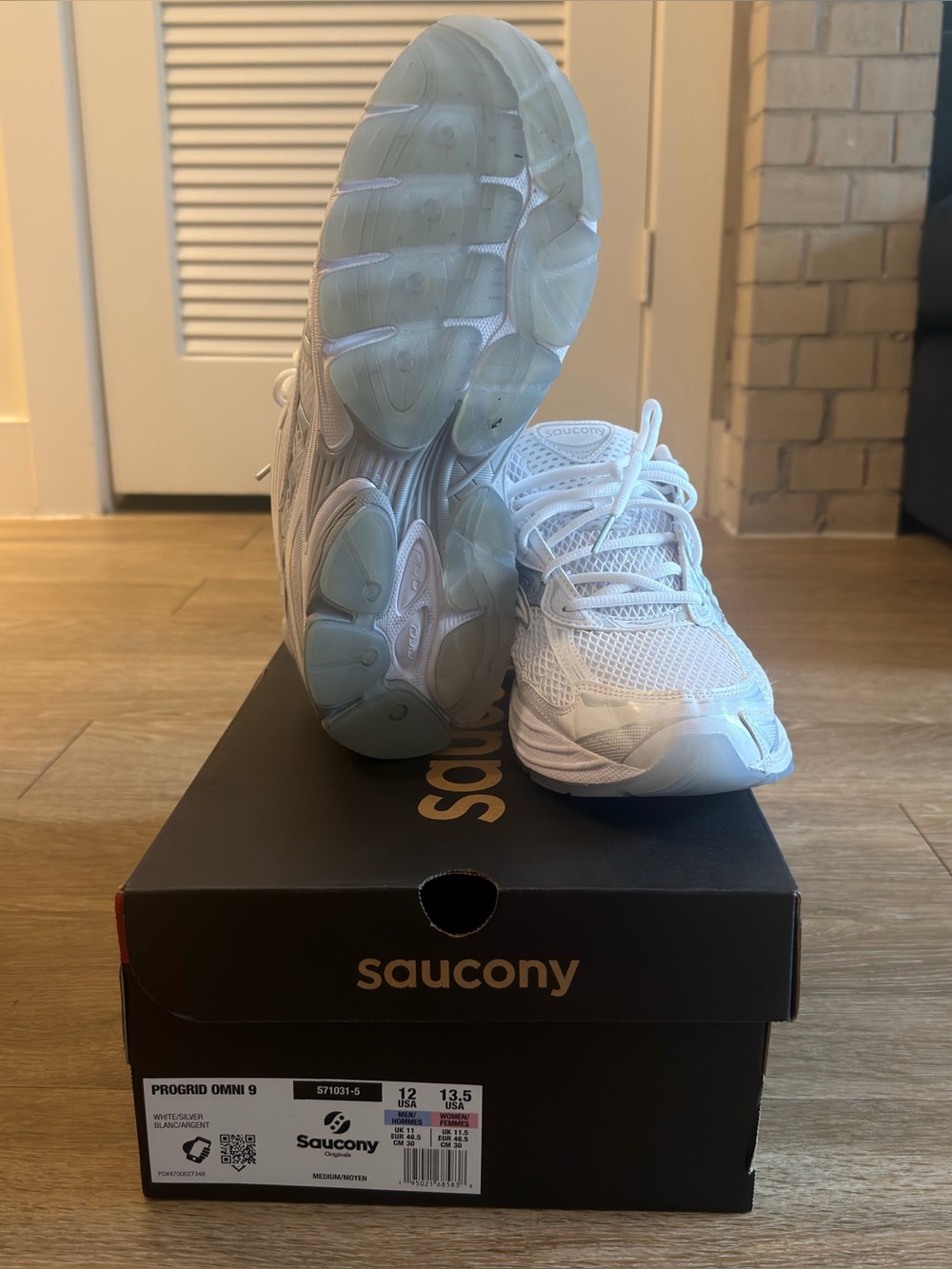 Saucony Men's White Mesh Sneakers